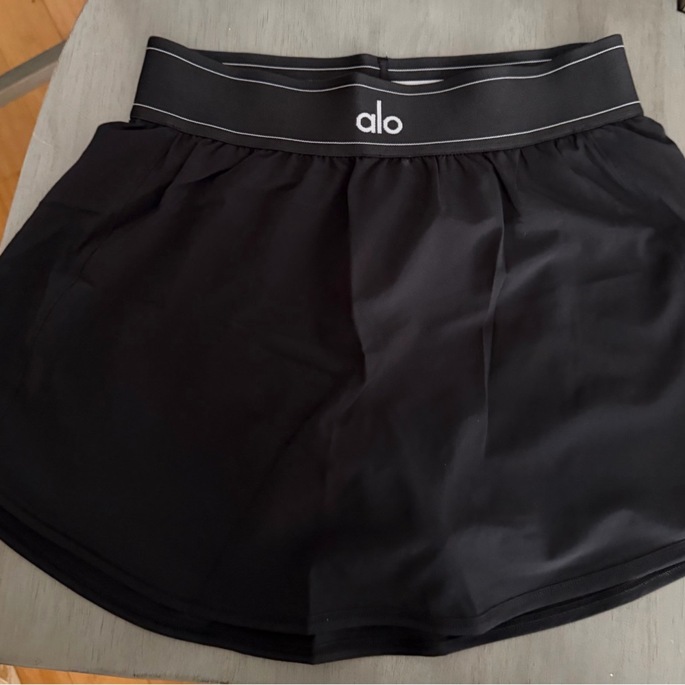 ALO Yoga Black Athletic Skort with Logo Waistband